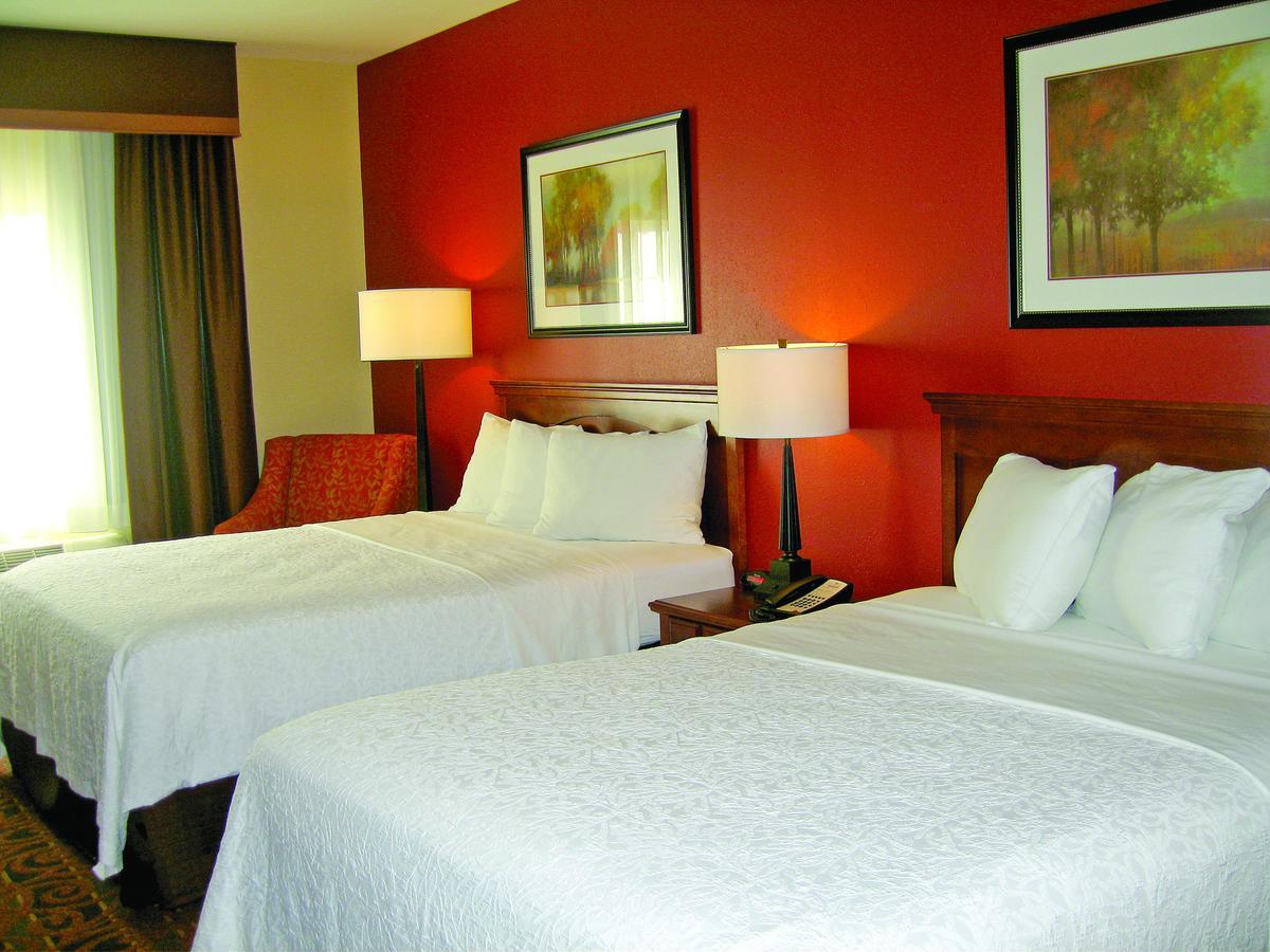 Savanna Inn & Suites מראה חיצוני תמונה